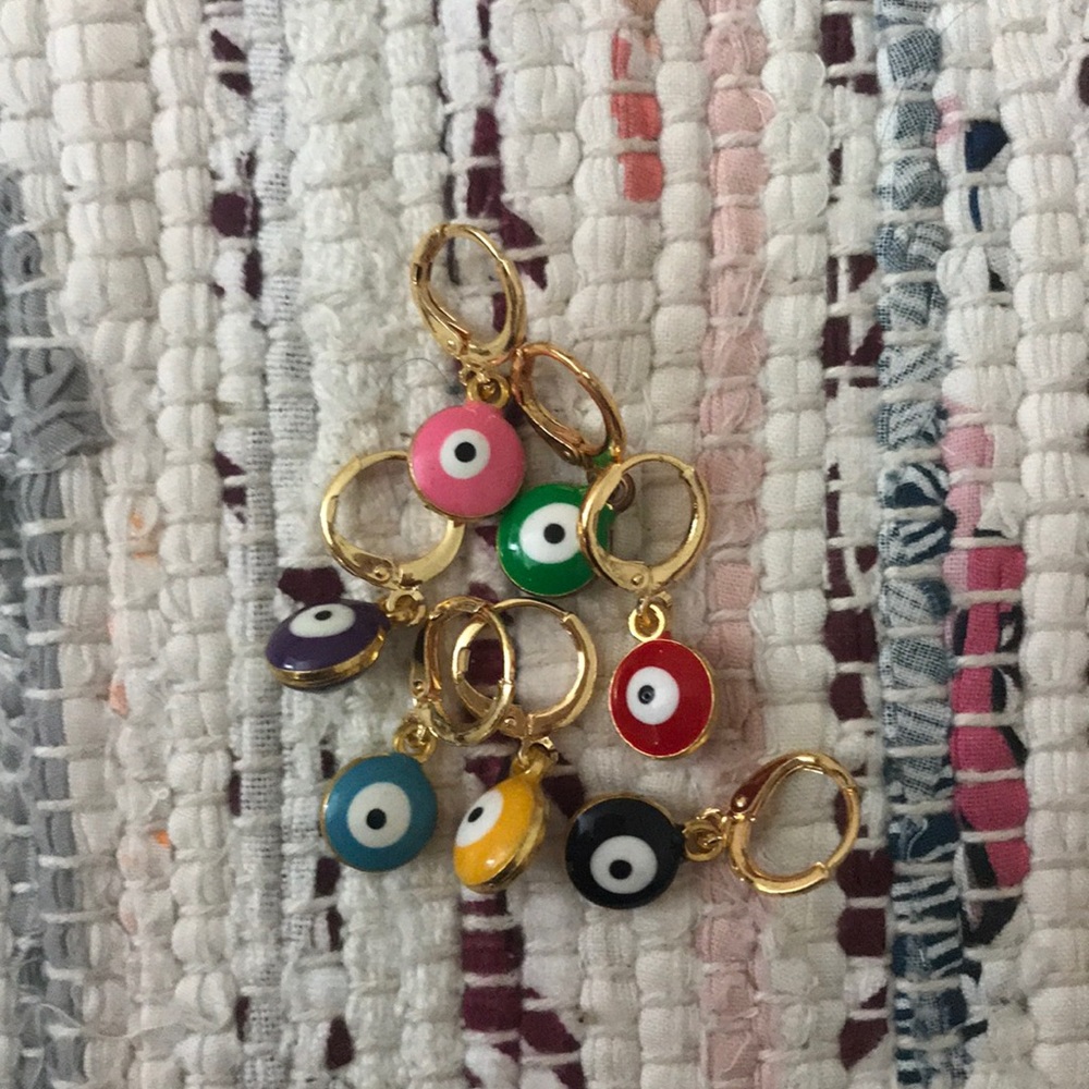 Eye earrings!!